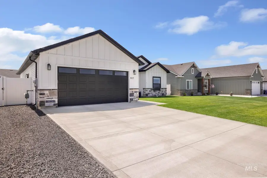 817 E 23rd Ave, Jerome, ID 83338 - #2
