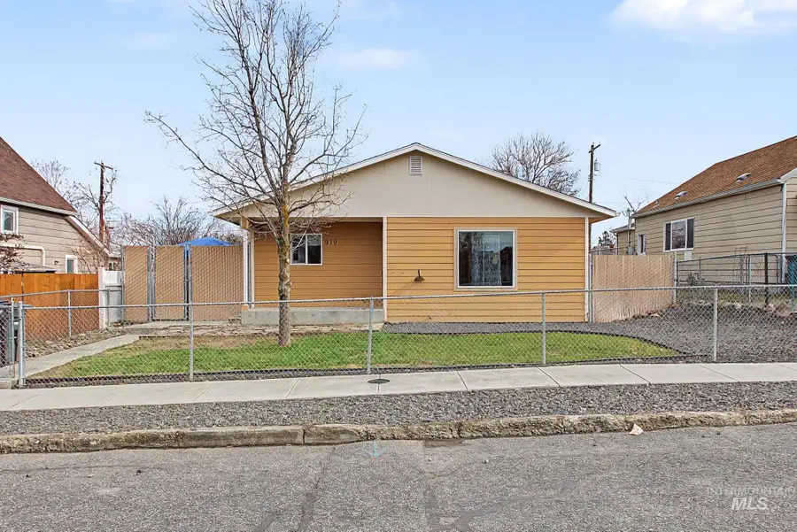 919 9th Street, Clarkston, WA 99403 - #2