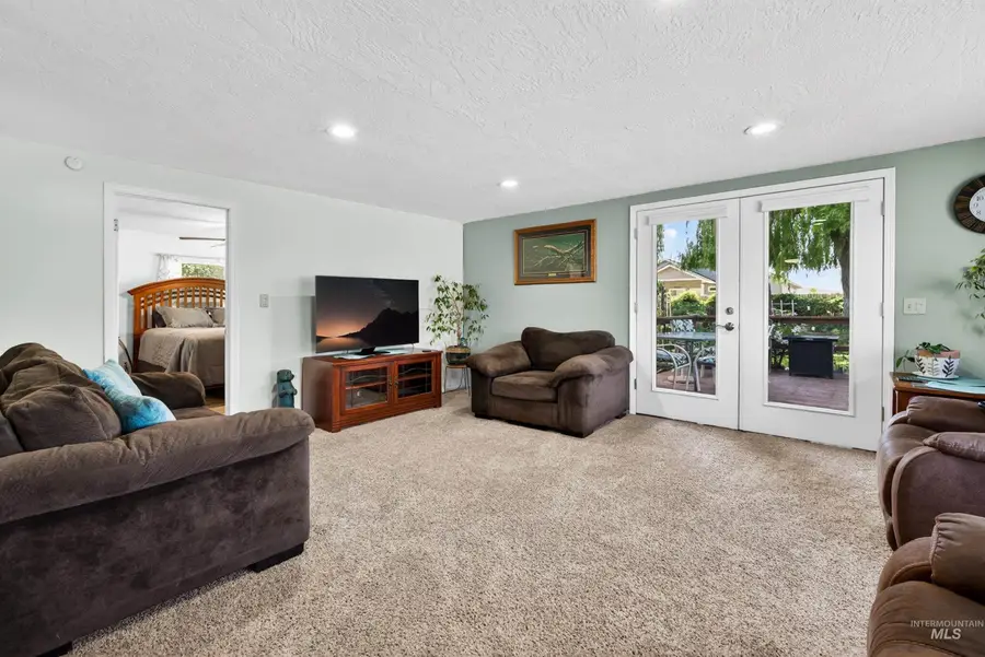 930 1/2 N 11th St, Payette, ID 83661 - #3