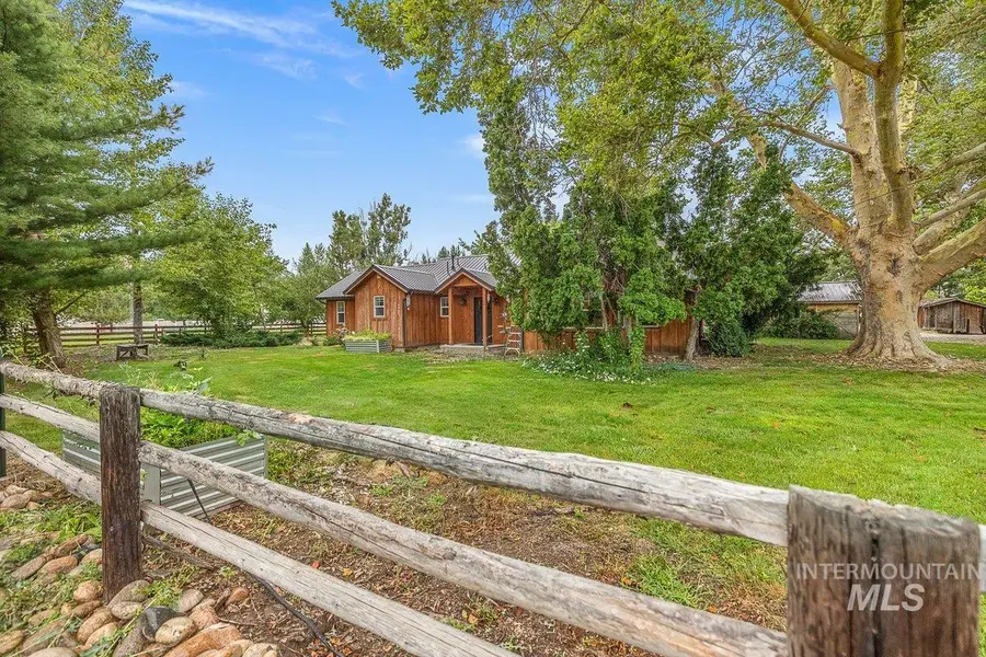 2246 E Locust St., Emmett, ID 83617 - #2