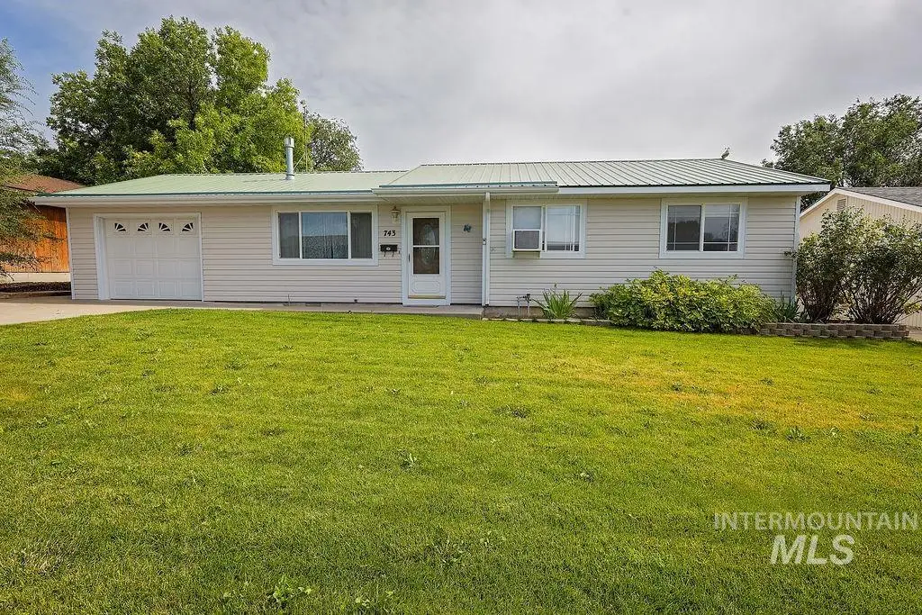 743 20th Ave. E, Jerome, ID 83338 - #1