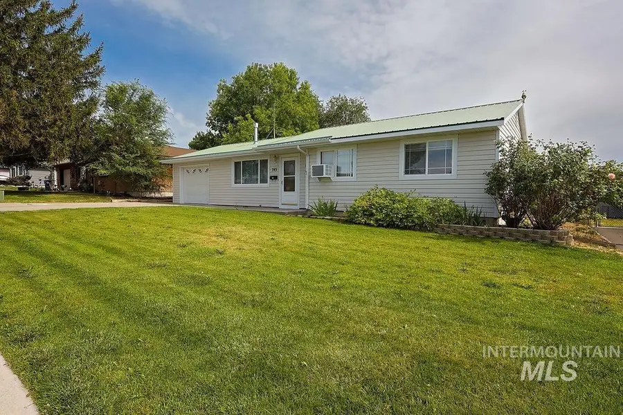 743 20th Ave. E, Jerome, ID 83338 - #3
