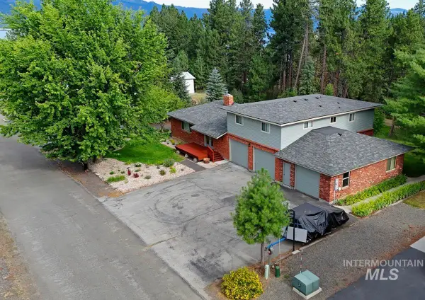 506 Lakeview Drive, Cascade, ID 83611