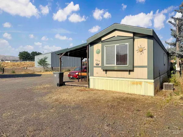 1917 13th St, Clarkston, WA 99403