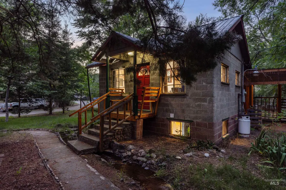 1300 Salmon Drive, Riggins, ID 83549 - #1