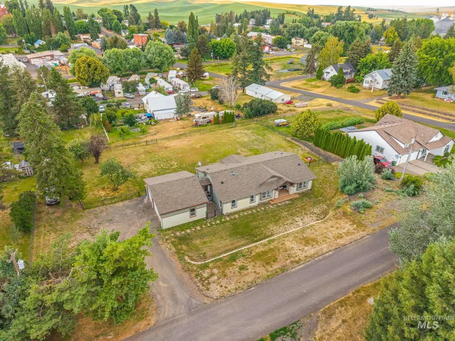 208 S Railroad Ave, Uniontown, WA 99179 - #2