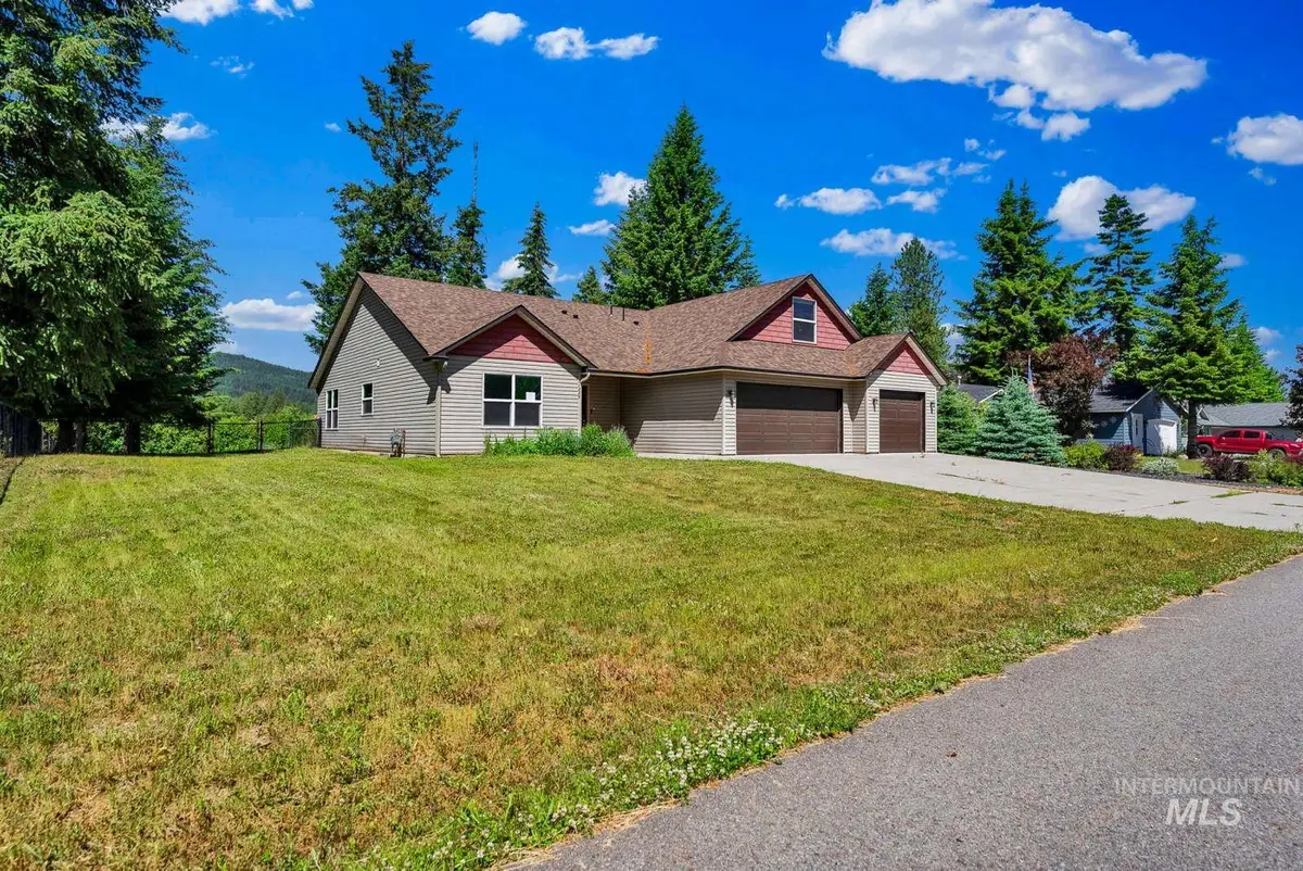 31229 10th Ave, Spirit Lake, ID 83869 - #1