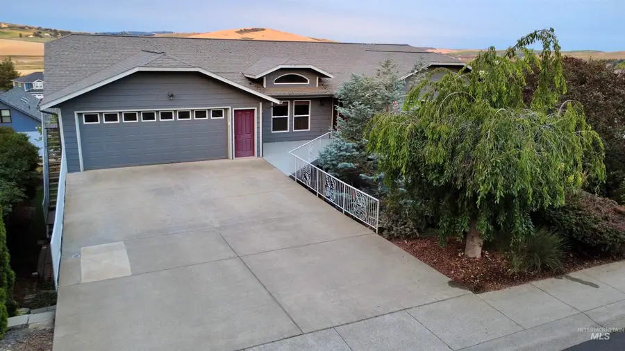 793 Indian Hills Dr, Moscow, ID 83843 - #3