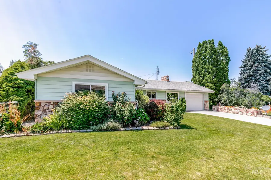 2202 Ellis Ave, Caldwell, ID 83605 - #2