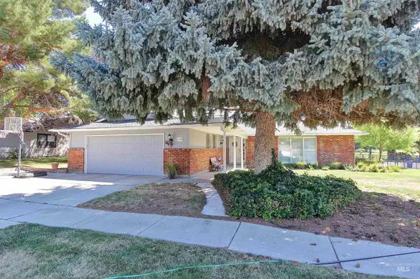 698 N Eagle Hills Way, Eagle, ID 83616