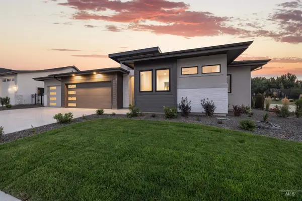 311 N Hunter Creek Ave, Eagle, ID 83616