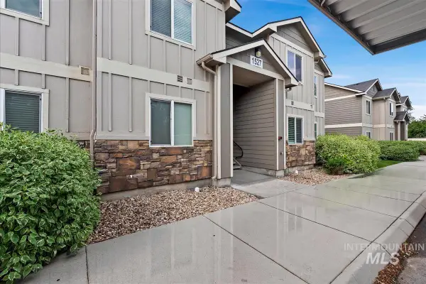 1527 W Alexandra Ln, Boise, ID 83705