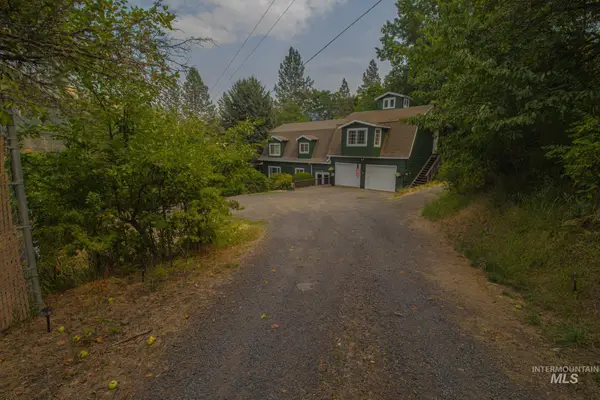 205 S Pine St, Peck, ID 83545