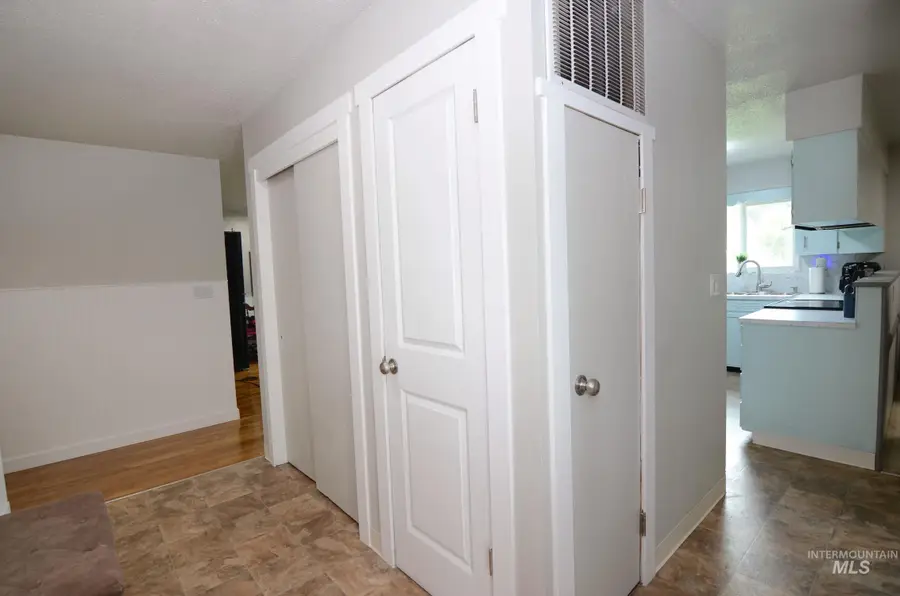 1122 N Midland Blvd, Nampa, ID 83651 - #2