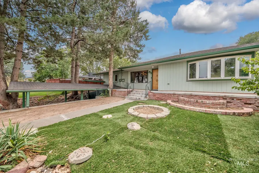 755 S Park Blvd, Ontario, OR 97914 - #2