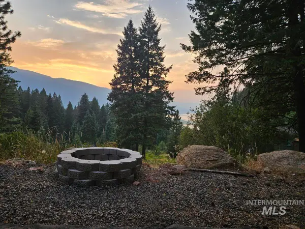 507 Collier View Road, Donnelly, ID 83611