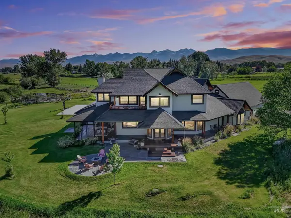 63 Mountain View Rd, Salmon, ID 83647