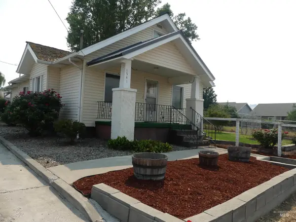 1541 Maple St, Clarkston, WA 99403