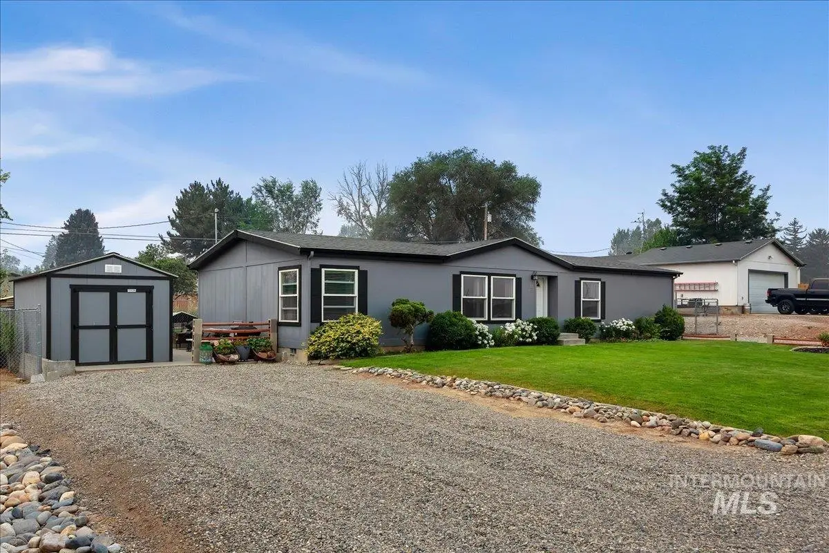 355 6th Avenue West, Wendell, ID 83355 - #1