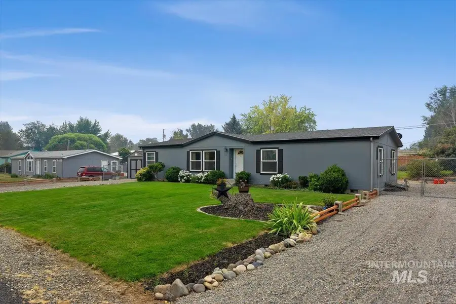 355 6th Avenue West, Wendell, ID 83355 - #3
