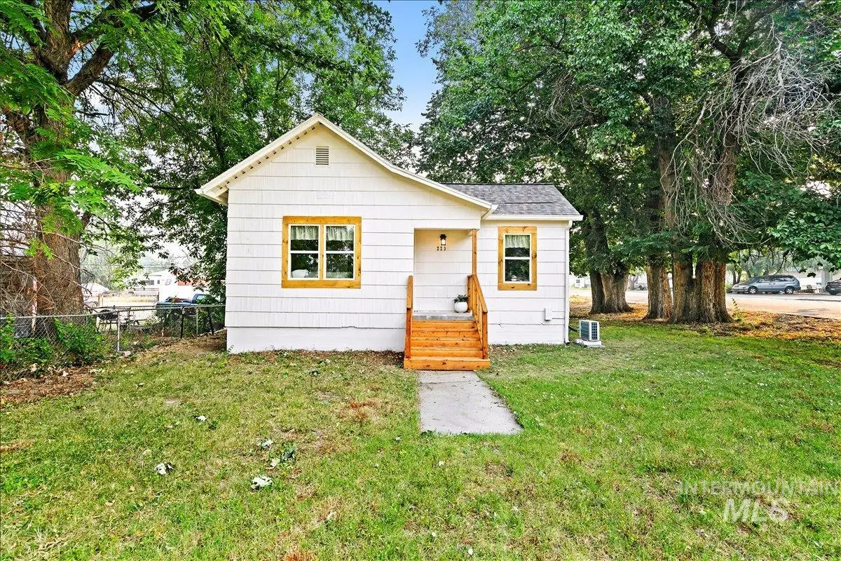 223 E Chicago St, Caldwell, ID 83605 - #1