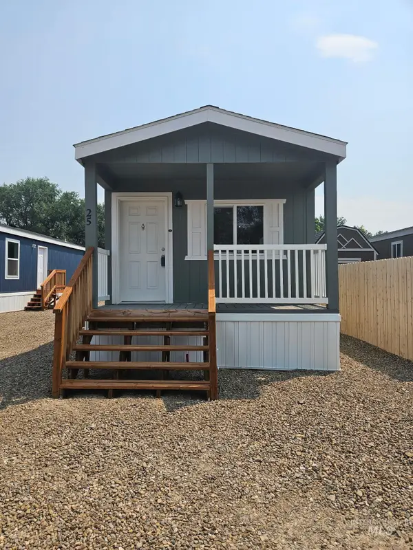 370 W 12th S #25, Mountain Home, ID 83647