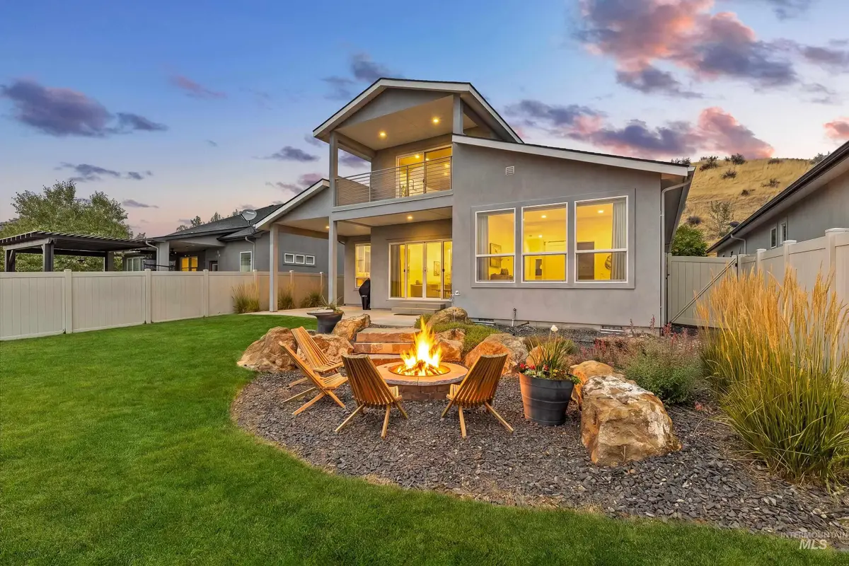 7691 W Hill Rd, Boise, ID 83714 - #1