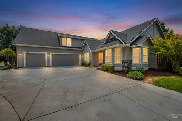 575 N Lyngate Ct, Star, ID 83669