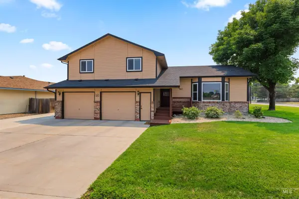 807 Sapphire Ct, Nampa, ID 83686