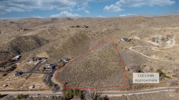 7451 N Pierce Park Ln, Boise, ID 83714