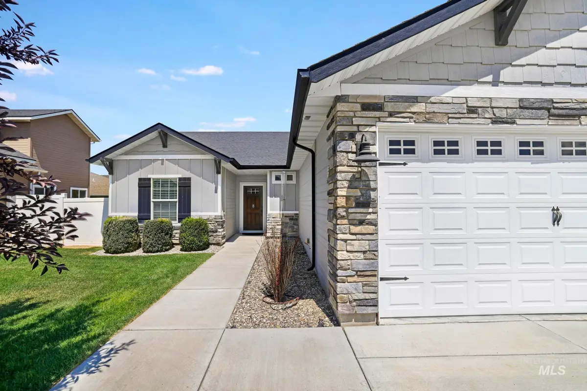 1082 White Birch Ave, Twin Falls, ID 83301 - #1