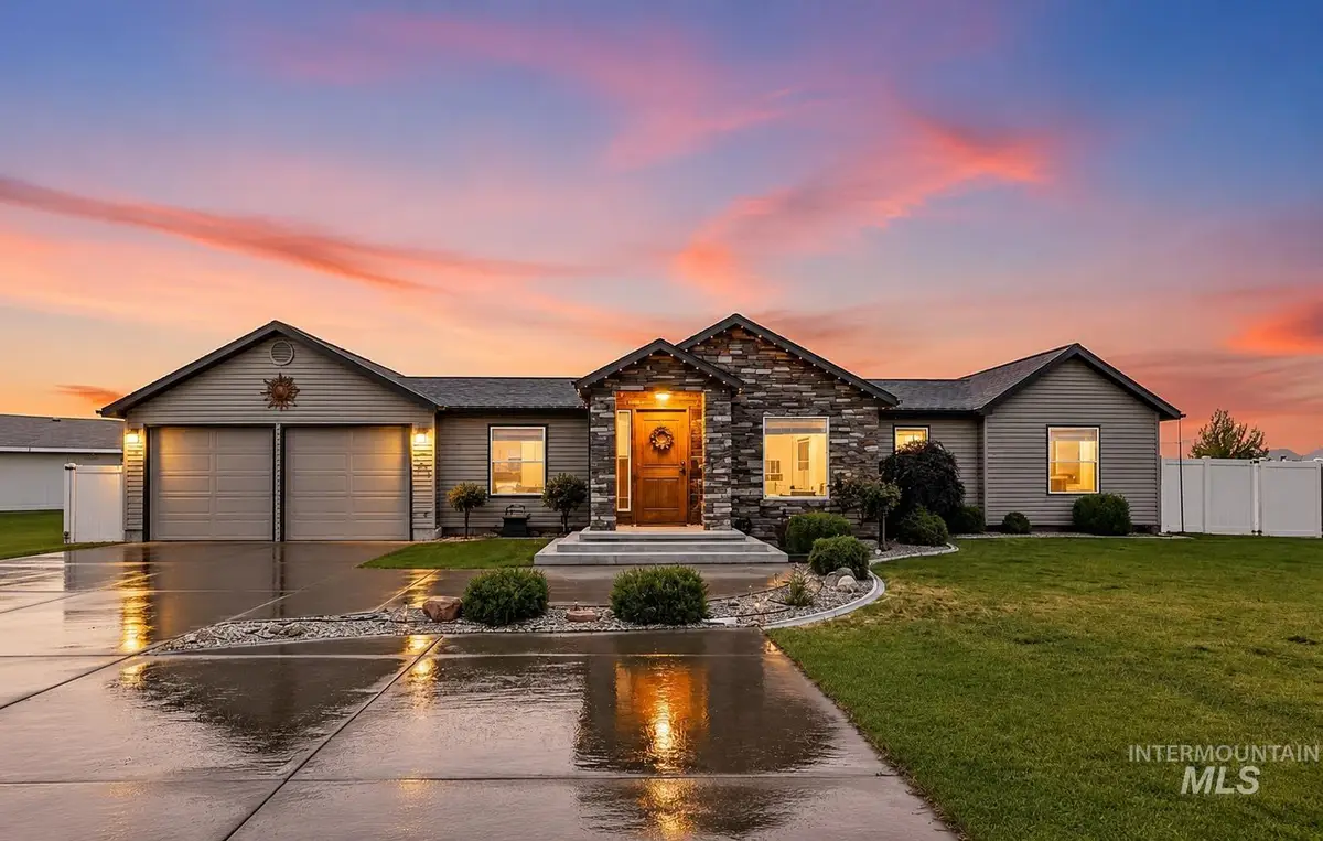 1811 W St, Heyburn, ID 83336 - #1