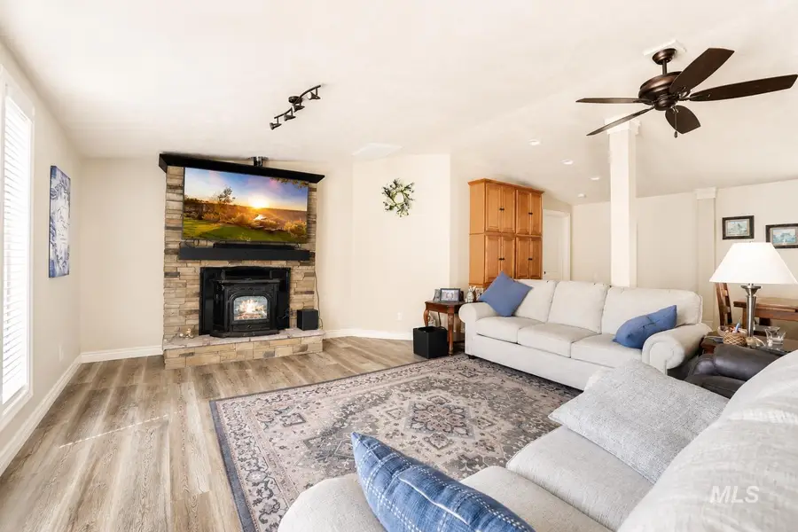 1811 W St, Heyburn, ID 83336 - #3