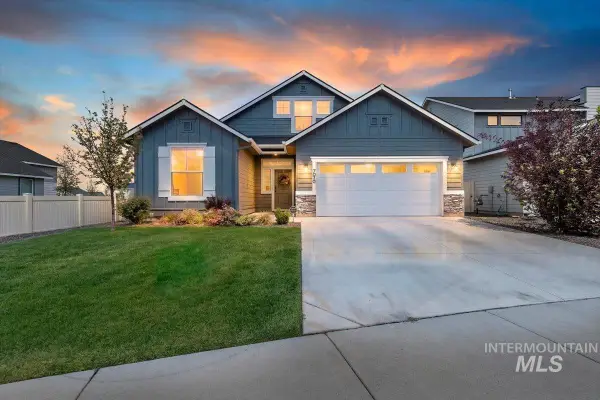 7010 W W Grand Rapids Dr, Meridian, ID 83646