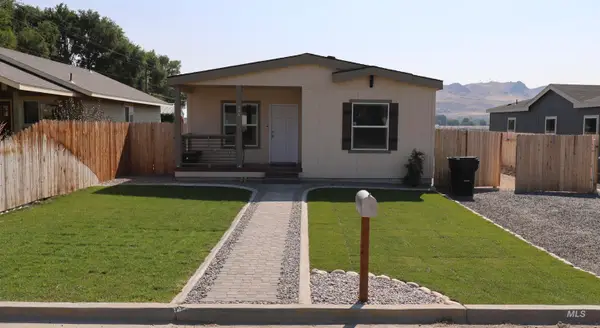 496 N Elm St, Vale, OR 97918