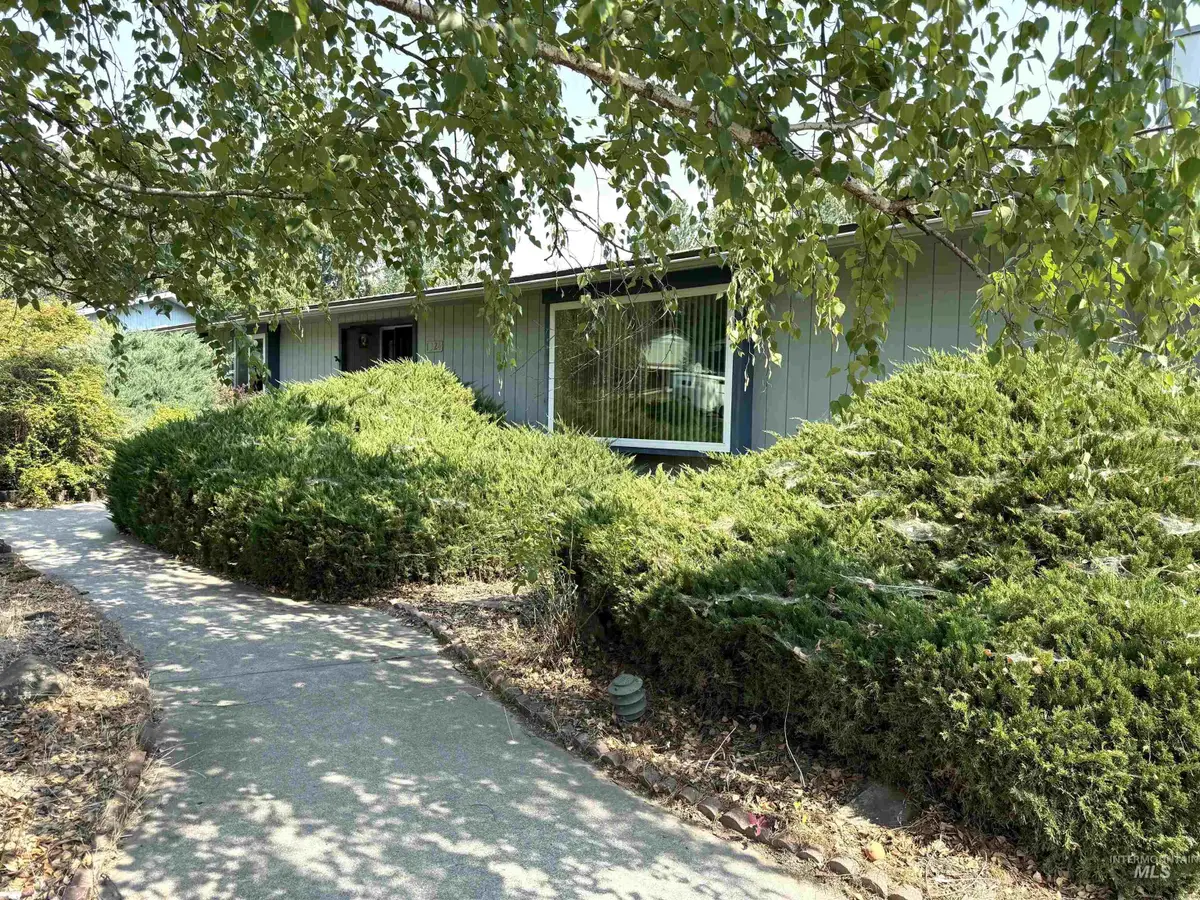 1324 Ponderosa, Moscow, ID 83843 - #1