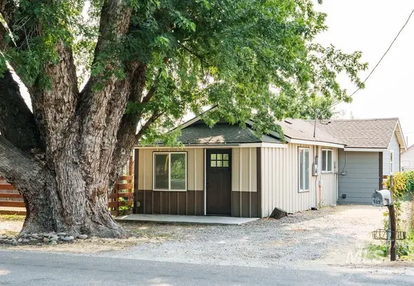 933 S Mill Road, Emmett, ID 83617
