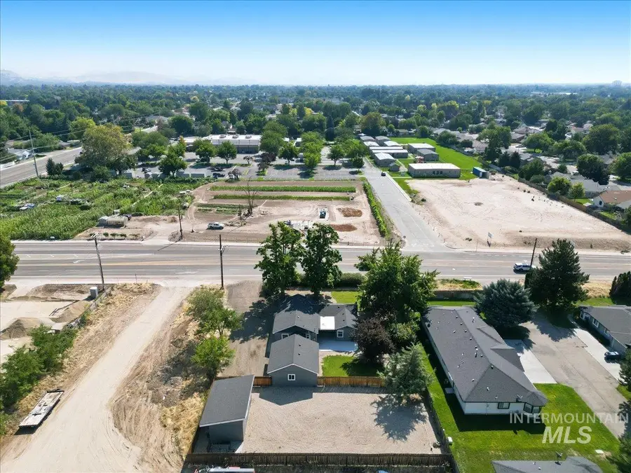 3029 N Maple Grove Rd, Boise, ID 83704 - #2