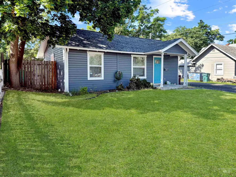 1009 Elm St, Clarkston, WA 99403 - #2