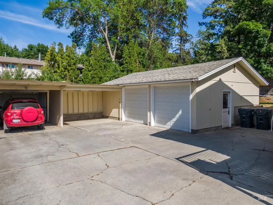 923 N Cleveland St, Moscow, ID 83843 - #2