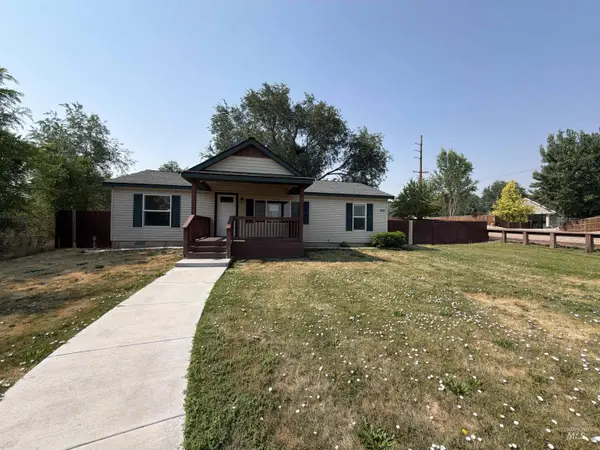 4228 Happy Valley Rd, Nampa, ID 83686
