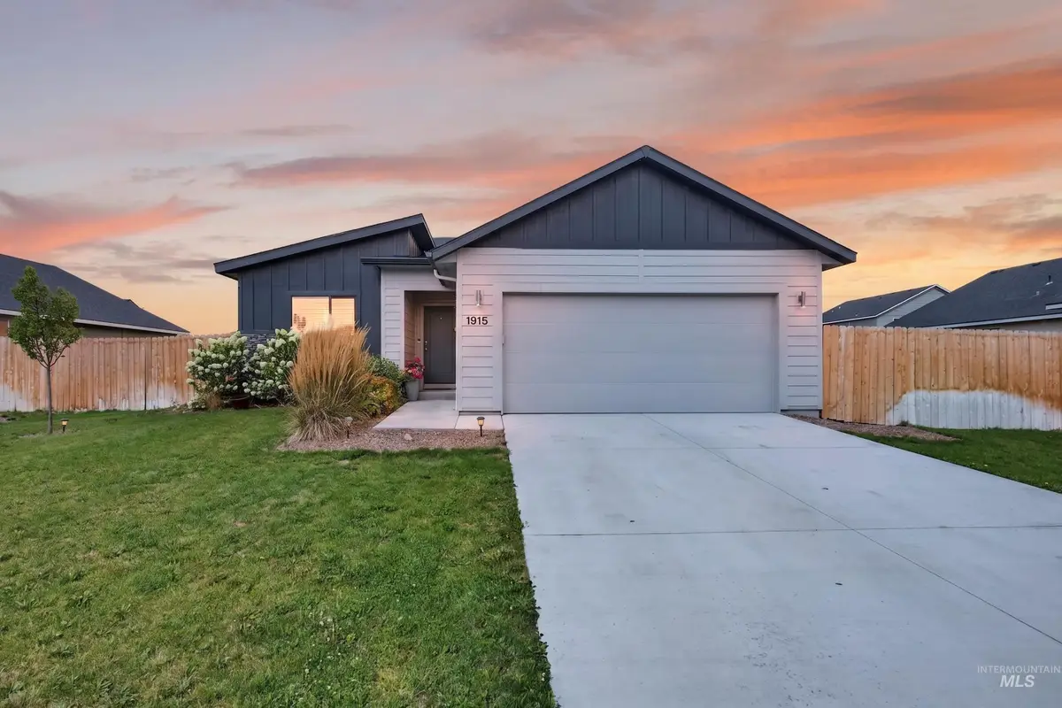 1915 SW Cooper Ave, Mountain Home, ID 83647 - #1