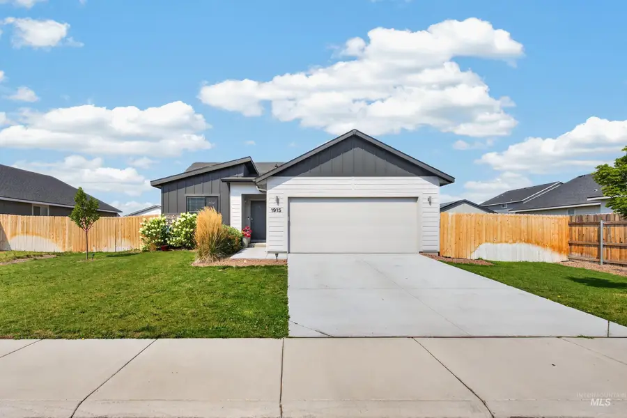 1915 SW Cooper Ave, Mountain Home, ID 83647 - #3