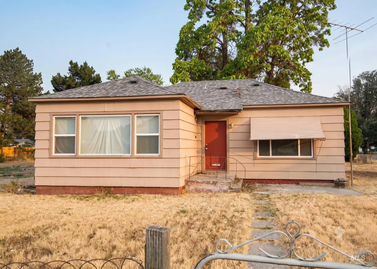 935 N Sixth, Payette, ID 83661 - #1