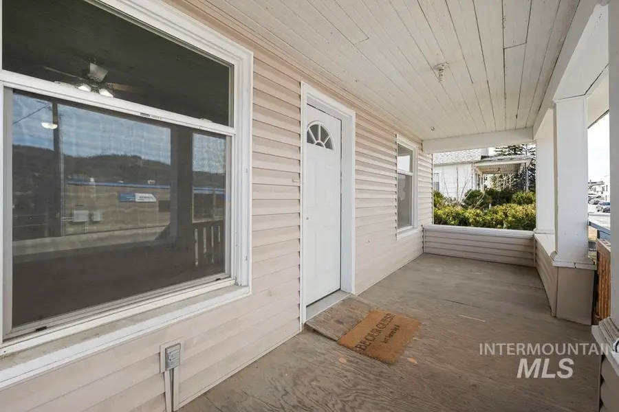 515 W College Ave, Saint Maries, ID 83861 - #2
