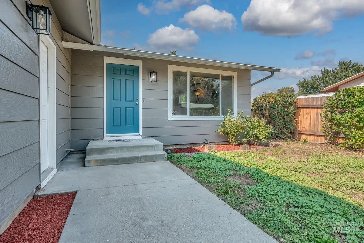 630 E 5th St, Emmett, ID 83617 - #1