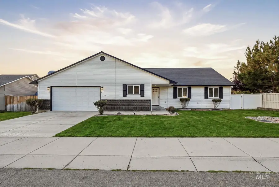 770 E Red Bud St, Kuna, ID 83634 - #2