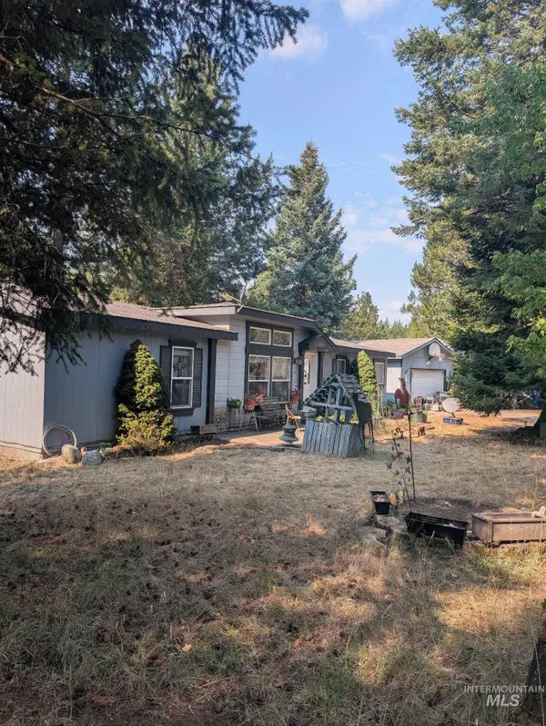8700 E Morning Glory, Athol, ID 83801