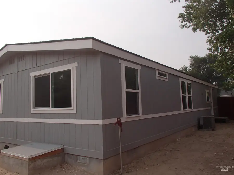 5800 Sunset Dr, Nampa, ID 83686 - #3