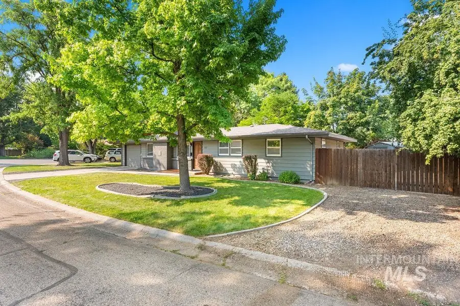 1817 Palouse St, Boise, ID 83705 - #3